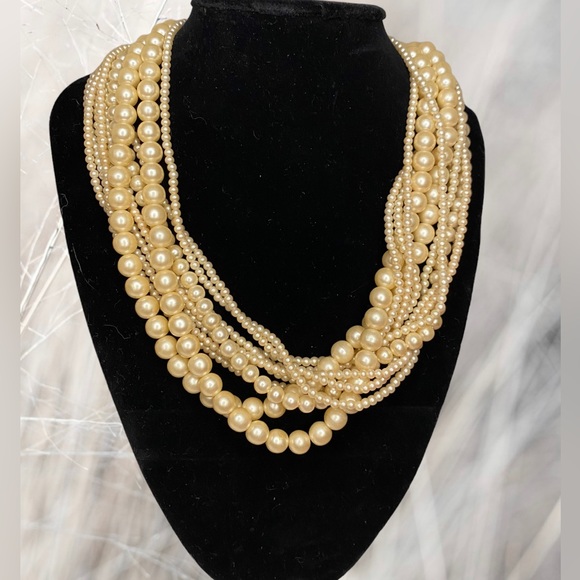 Vintage Jewelry - Multi strand Champagne pearl necklace Perfect for wedding, party or event